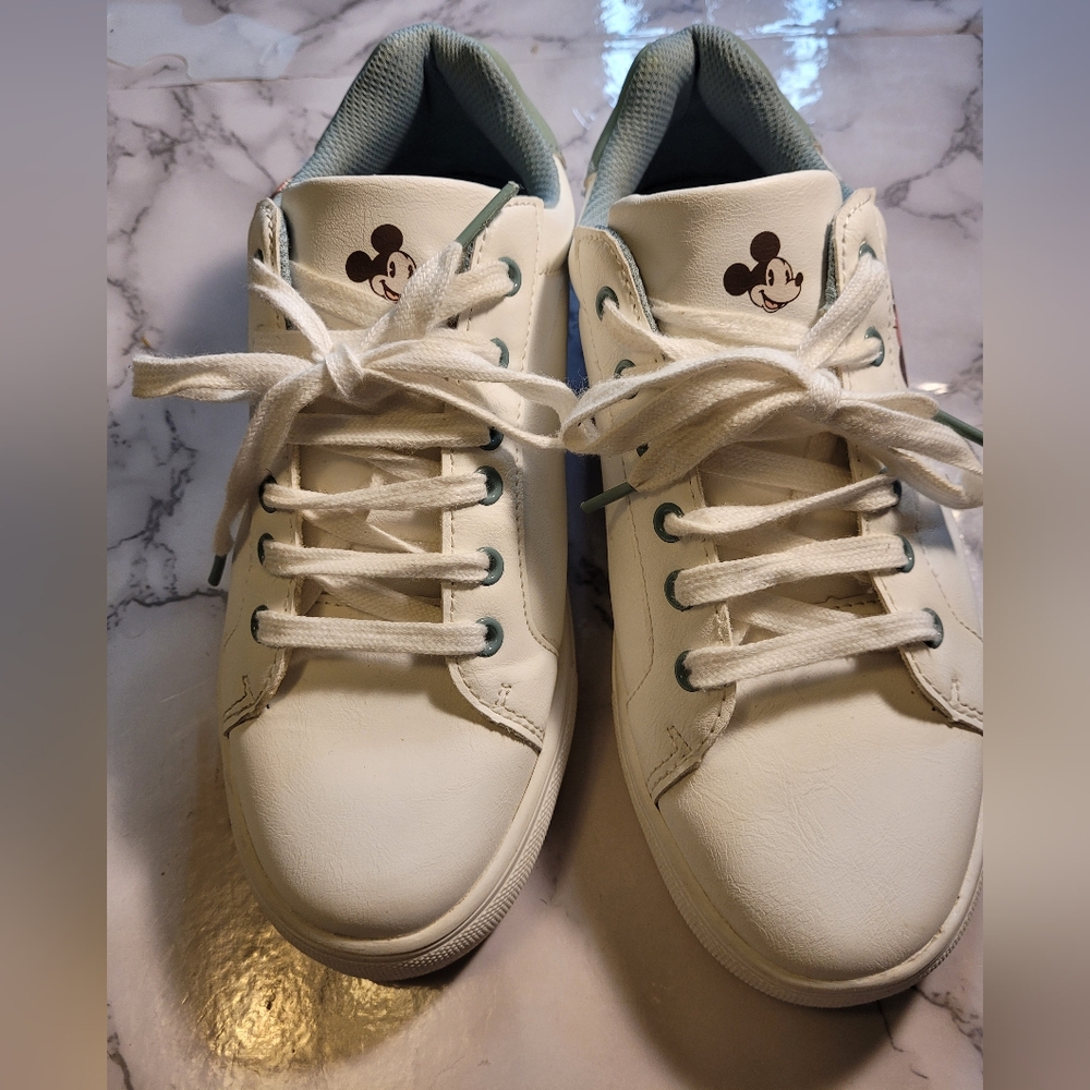 Disney Mickey Mouse Women's White Sneakers with Minnie and Mickey Size 8